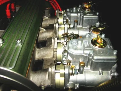 ロータスツインカムウエーバーヘッド用 45キャブ変換インシュレータ