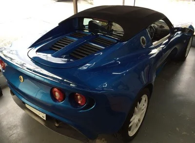 02ロータスエリーゼ 右ハンドル レーザーブルー