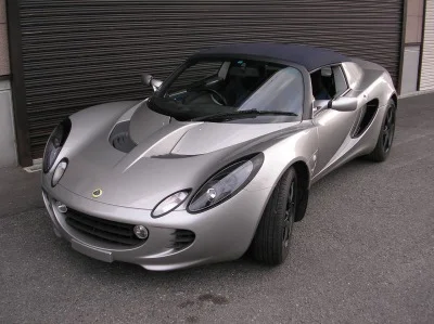 02 ロータスエリーゼ 15,000km 右ハンドルクォーツシルバーメタリック