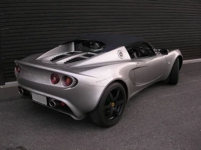 02 ロータスエリーゼ 15,000km 右ハンドルクォーツシルバーメタリック