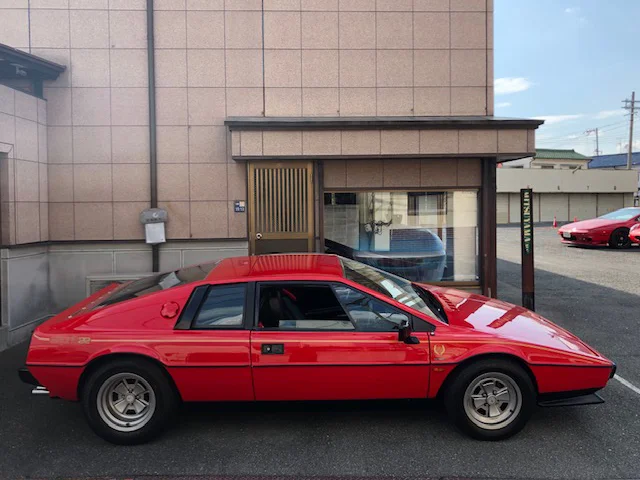 ‘80ロータスエスプリS2.2　右ハンドル